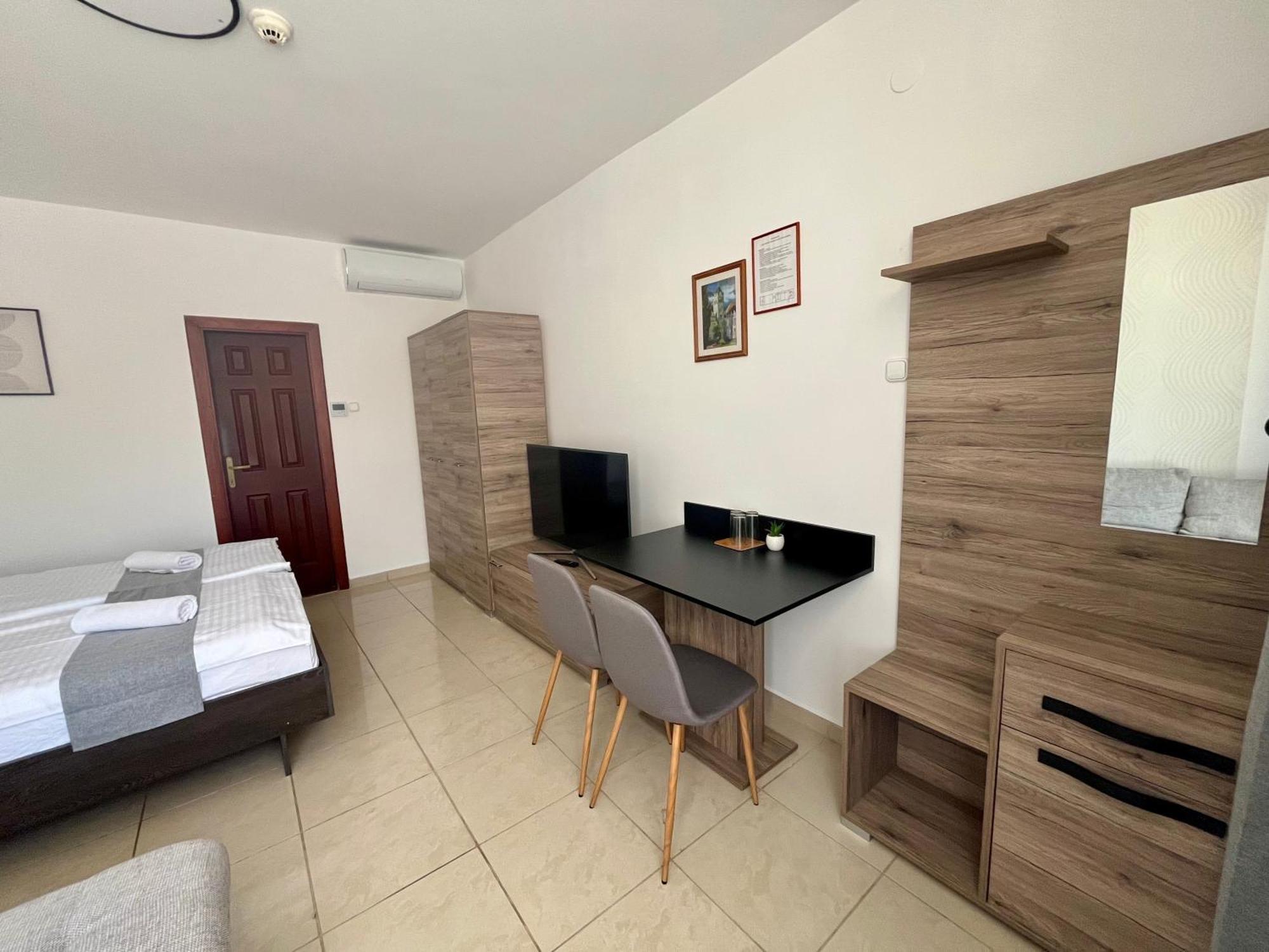 Hegyalja Fogado Bed & Breakfast Sarospatak Exterior photo