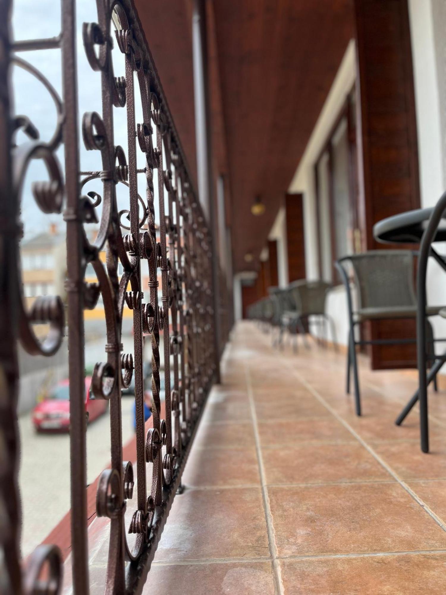 Hegyalja Fogado Bed & Breakfast Sarospatak Exterior photo