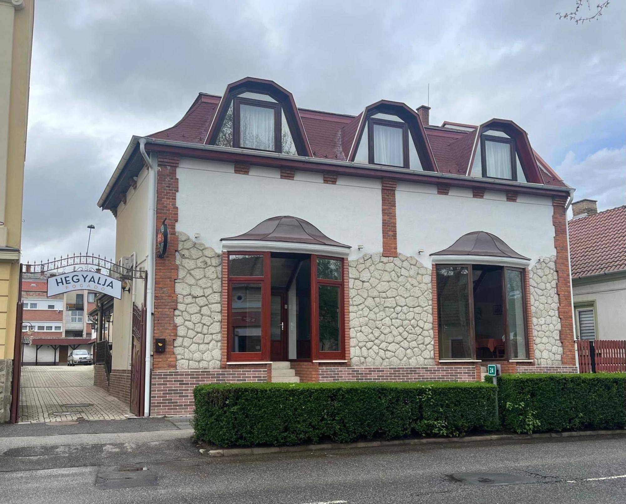Hegyalja Fogado Bed & Breakfast Sarospatak Exterior photo