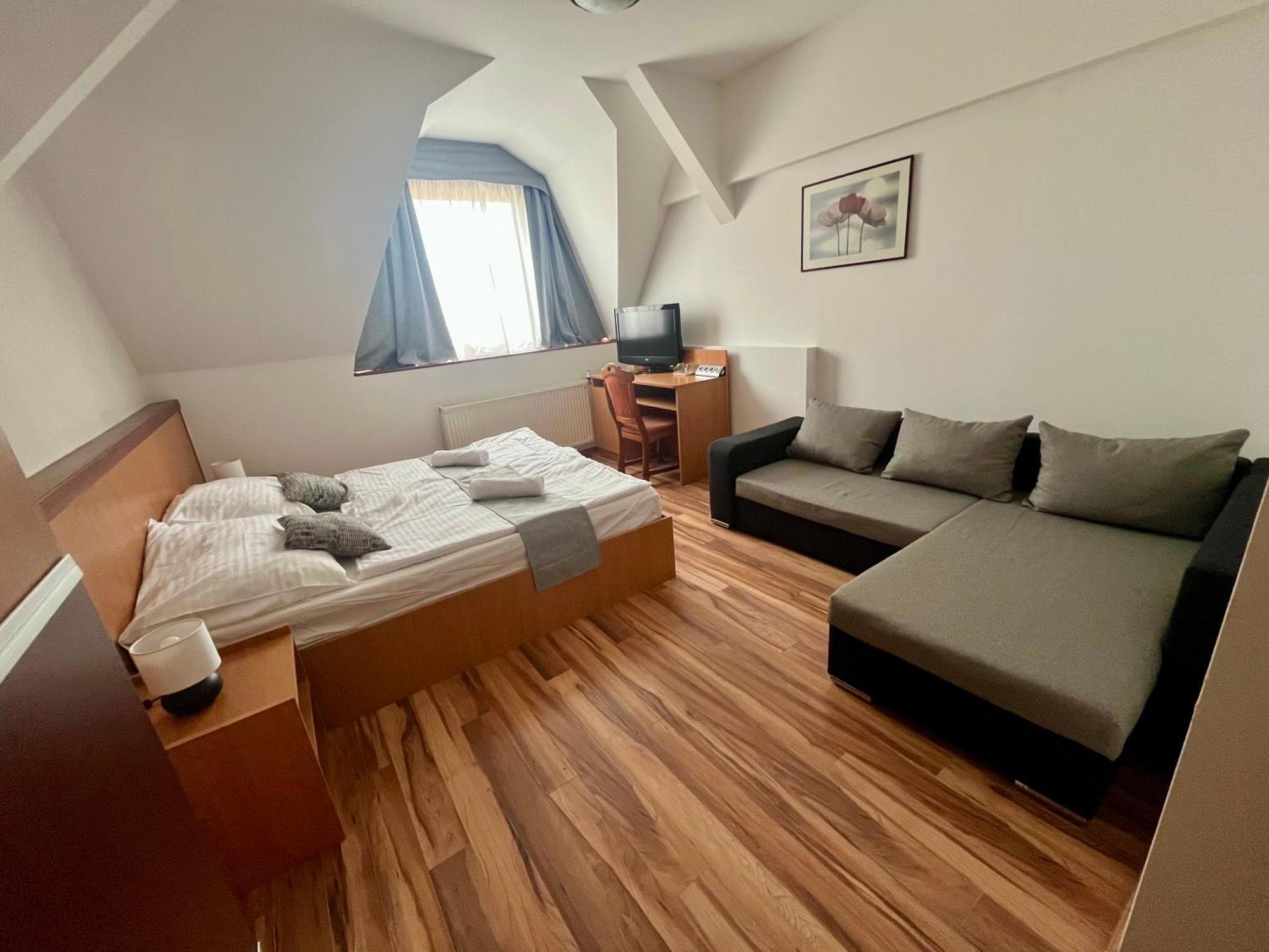 Hegyalja Fogado Bed & Breakfast Sarospatak Exterior photo