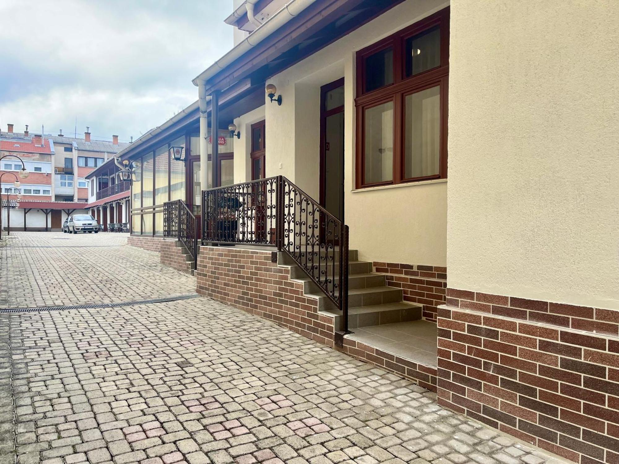Hegyalja Fogado Bed & Breakfast Sarospatak Exterior photo