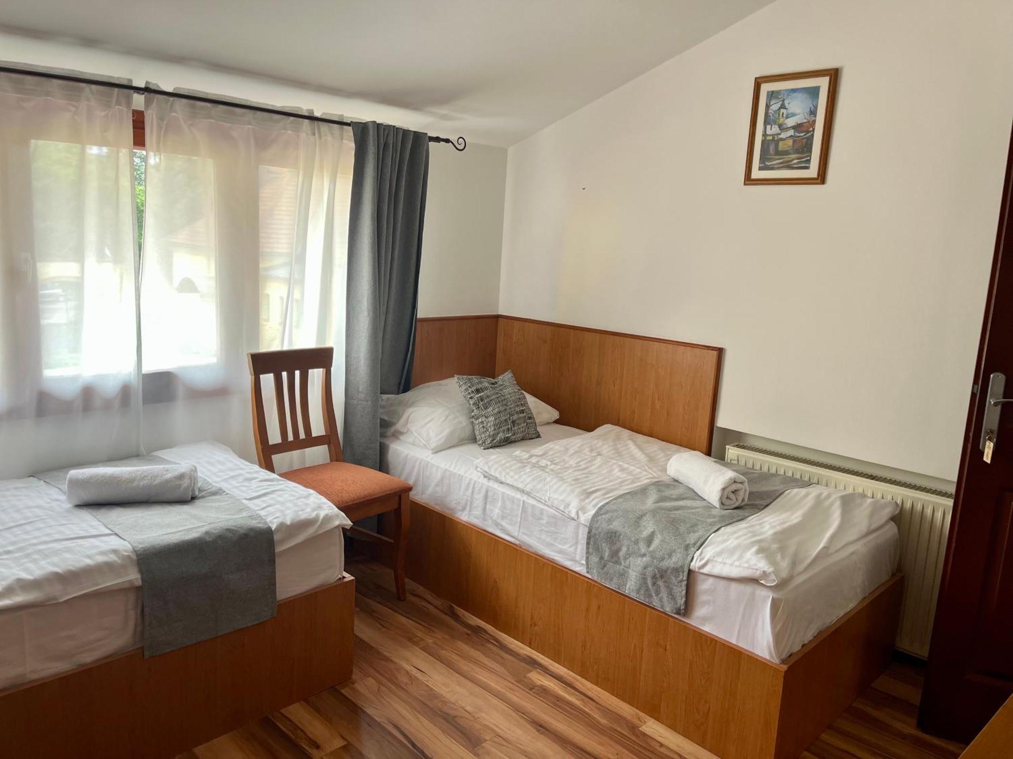 Hegyalja Fogado Bed & Breakfast Sarospatak Exterior photo