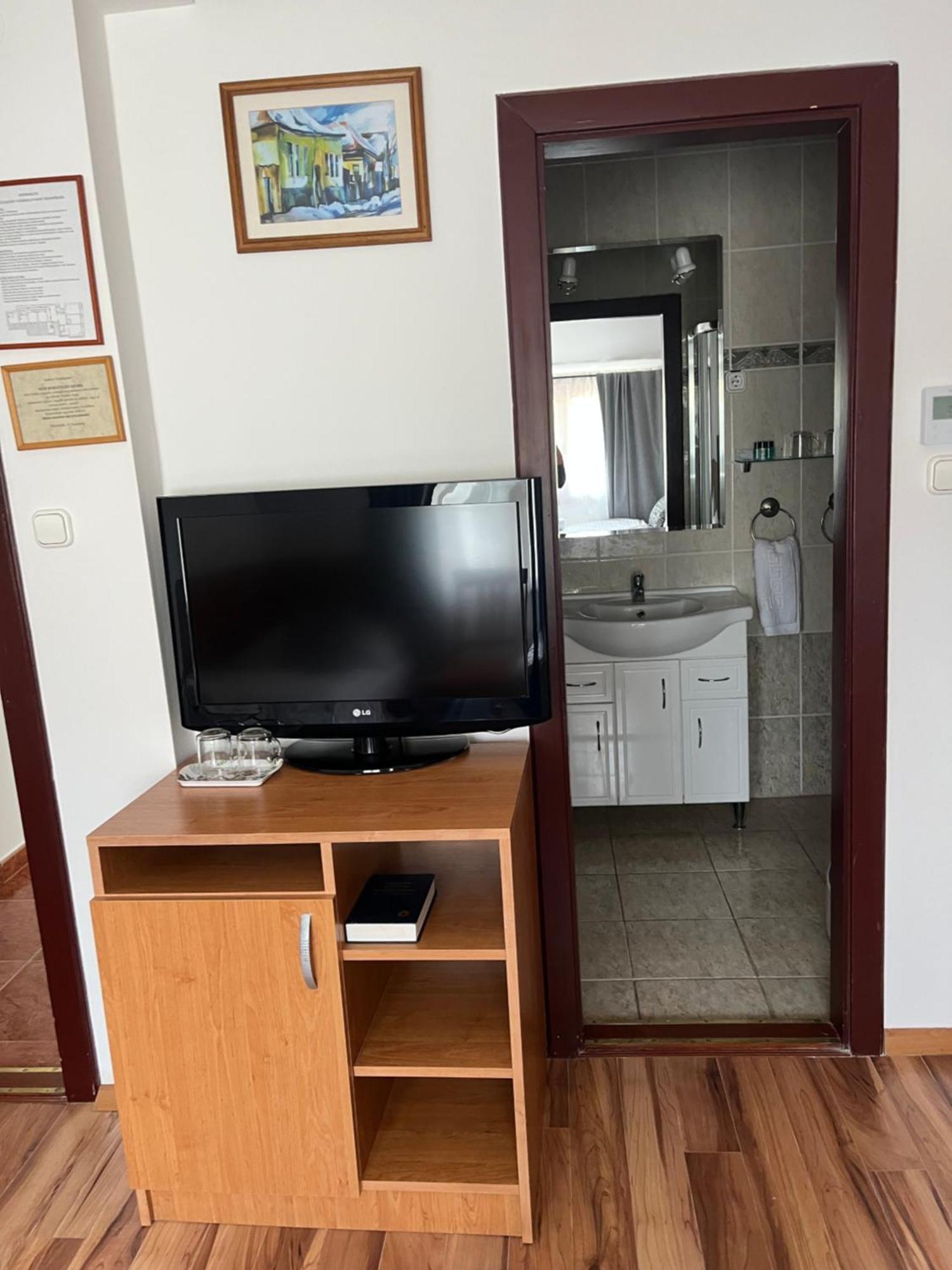 Hegyalja Fogado Bed & Breakfast Sarospatak Exterior photo